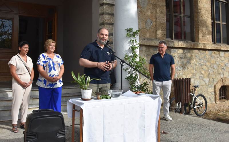 Ο Δήμαρχος Νάουσας στον Αγιασμό για τη Νέα Σχολική Χρονιά